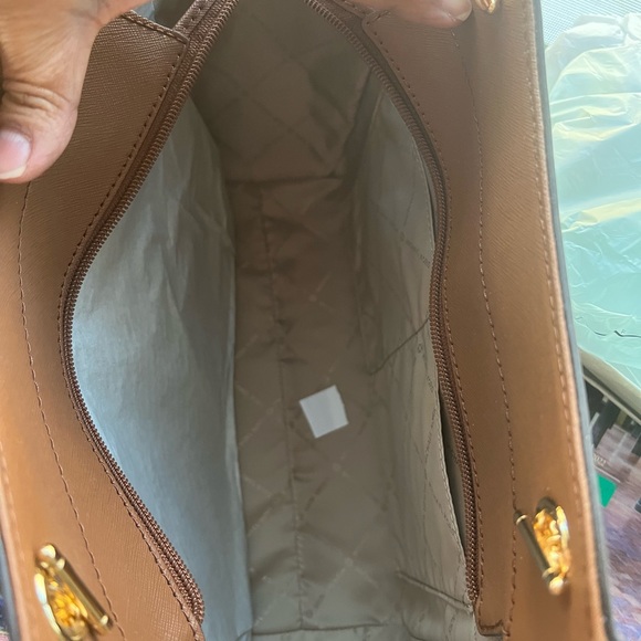 Michael Kors Jet Set Chain Tote - Picture 8 of 9